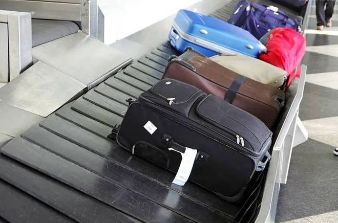 8000元貴重行李箱托運被砸癟，為何只賠償500元？解析航空行李托運賠償機制